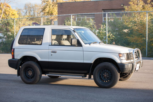 1991 White and black Mitsubishi Other SUV
