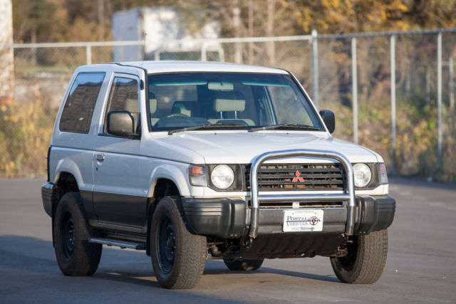 1991 White and black Mitsubishi Other SUV