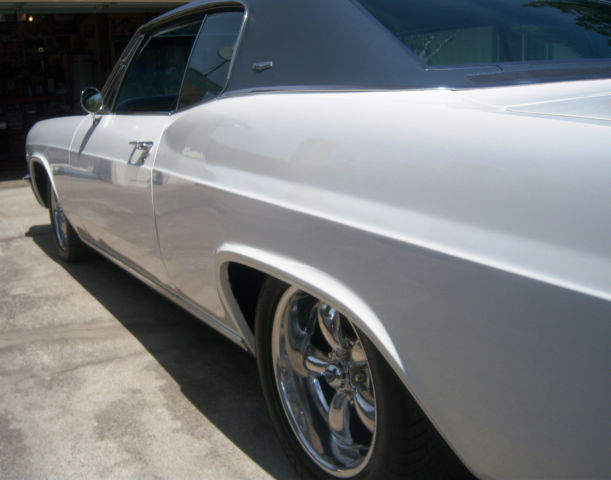 1966 White Chevrolet Capriceold Hardtop