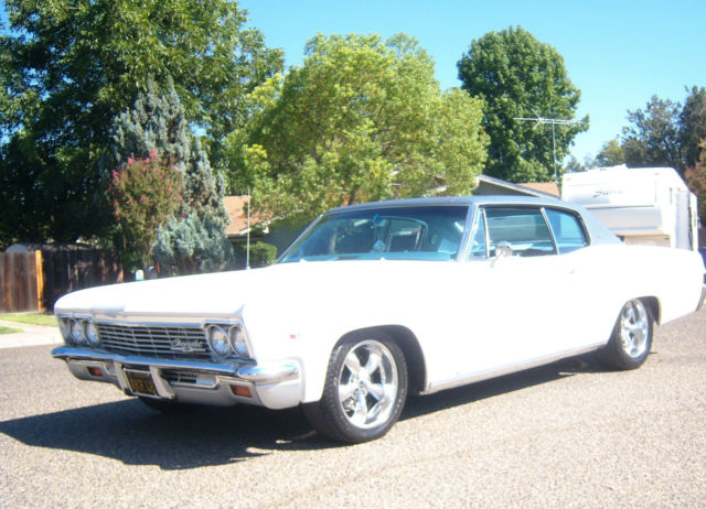 1966 White Chevrolet Capriceold Hardtop