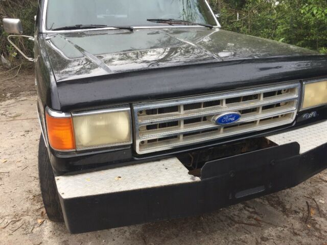 1987 Raven Black Ford F-150 Short Bed