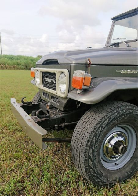 1982 Gray Toyota Land Cruiser SUV