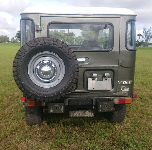 1982 Gray Toyota Land Cruiser SUV