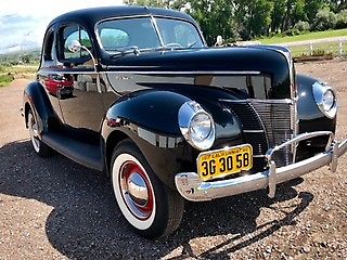 1940 Black Ford Deluxe Coupe