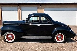 1940 Black Ford Deluxe Coupe