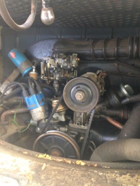 1971 tan Volkswagen Bus/Vanagon