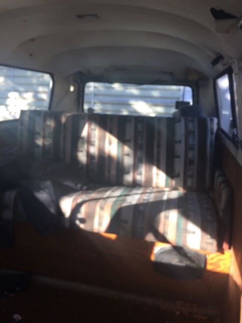 1971 tan Volkswagen Bus/Vanagon