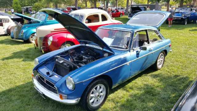 1970 Blue MG MGB Coupe