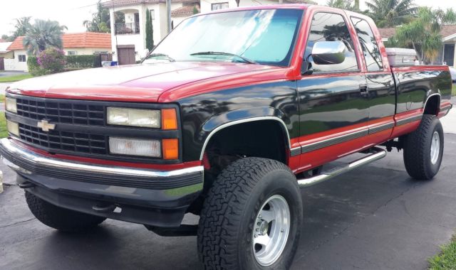 1992 Red Chevrolet C/K Pickup 1500 Extended Cab Pickup