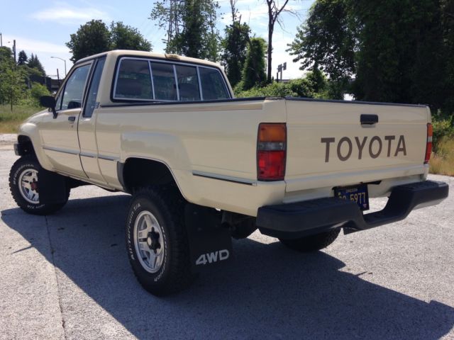 1986 Tan Toyota SR5 Pickup Ext. Cab 4x4 Extended Cab Pickup
