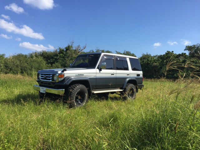 1992 Silver/Grey Toyota Land Cruiser SUV