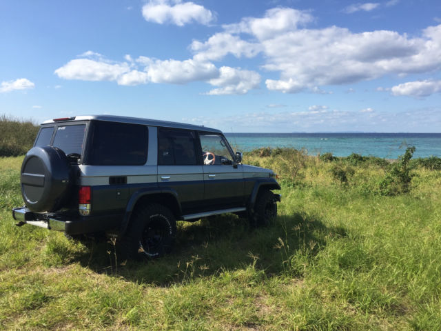 1992 Silver/Grey Toyota Land Cruiser SUV
