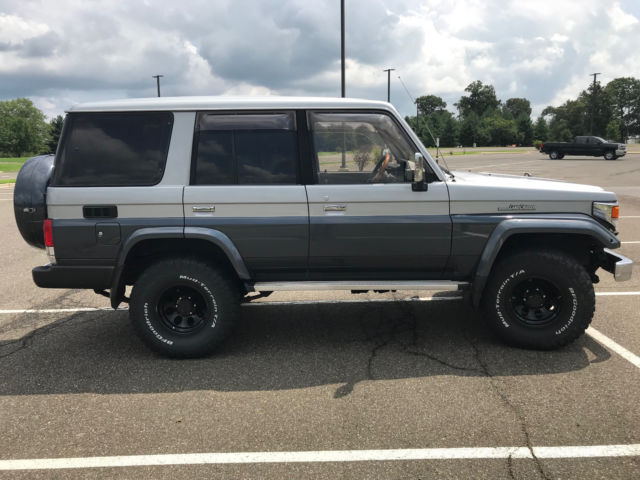 1992 Silver/Grey Toyota Land Cruiser SUV