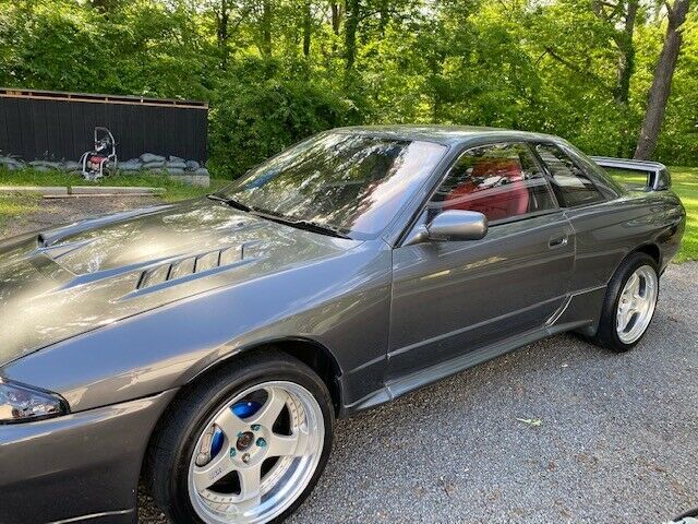 1992 Gray Nissan GT-R Coupe