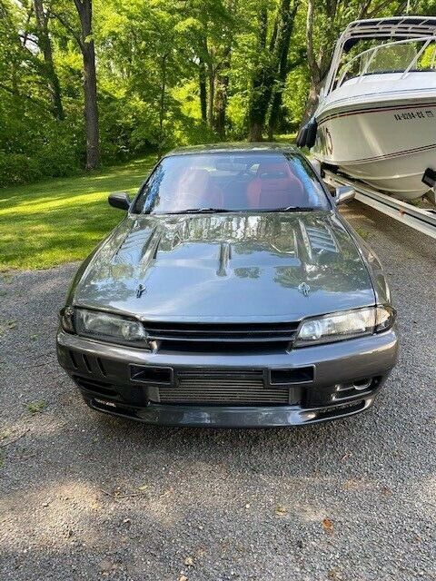 1992 Gray Nissan GT-R Coupe