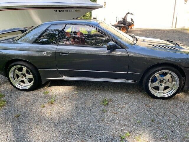 1992 Gray Nissan GT-R Coupe