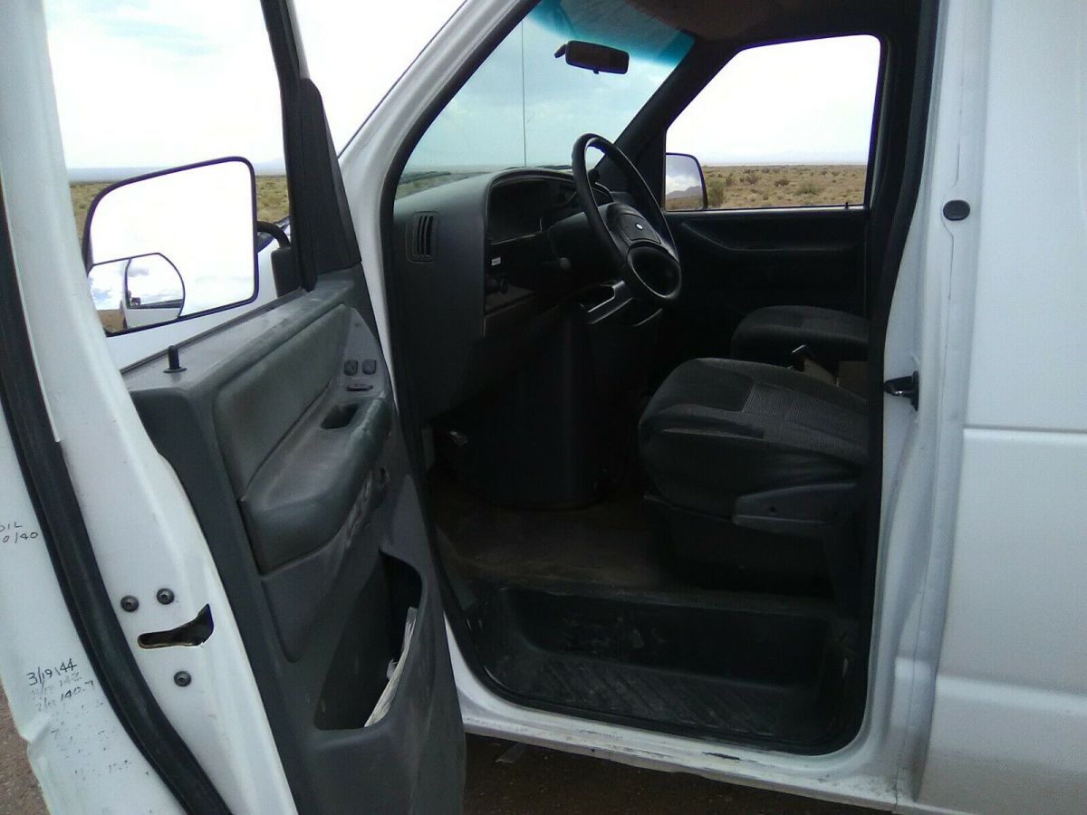 1994 Ford E-350 Super Duty Cutaway Van