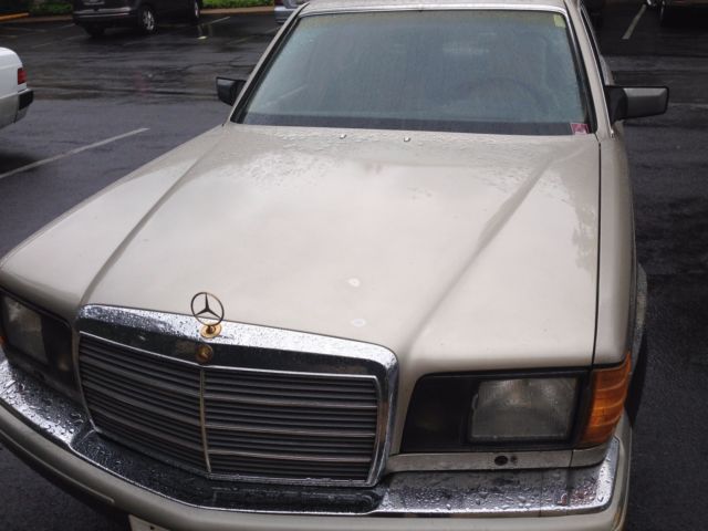 1989 champagne Mercedes-Benz 300-Series Limousine