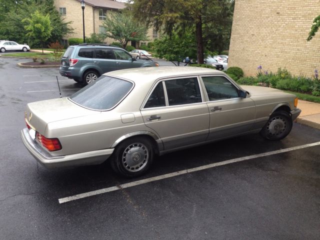 1989 champagne Mercedes-Benz 300-Series Limousine