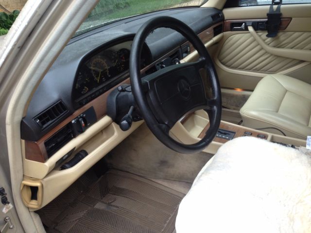 1989 champagne Mercedes-Benz 300-Series Limousine