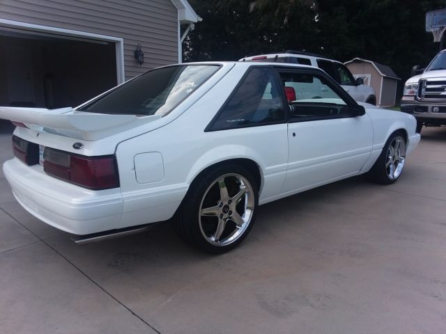1989 WHITE Ford Mustang Hatchback