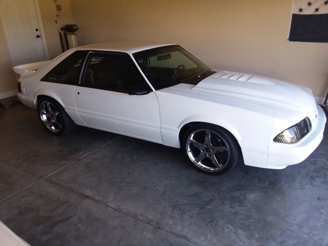 1989 WHITE Ford Mustang Hatchback