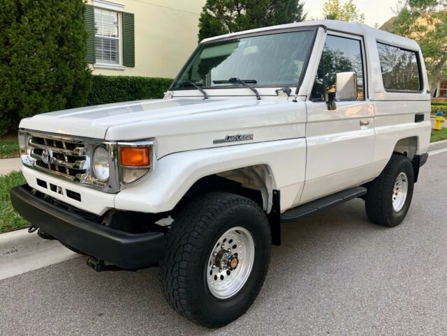 1992 White Toyota Land Cruiser SUV