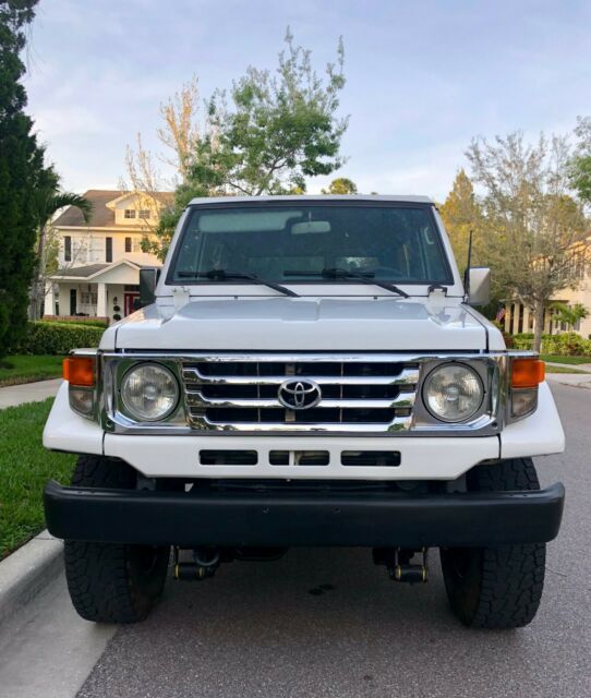 1992 White Toyota Land Cruiser SUV