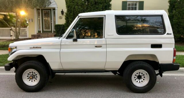 1992 White Toyota Land Cruiser SUV