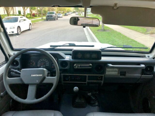 1992 White Toyota Land Cruiser SUV