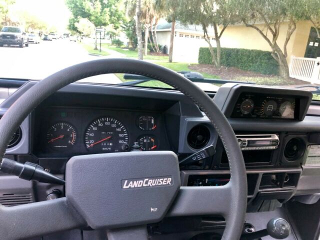 1992 White Toyota Land Cruiser SUV