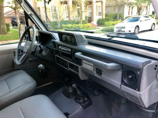 1992 White Toyota Land Cruiser SUV