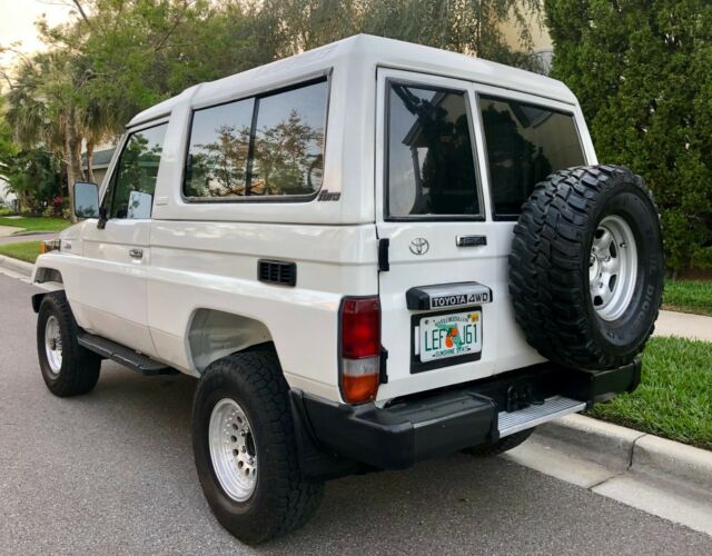 1992 White Toyota Land Cruiser SUV