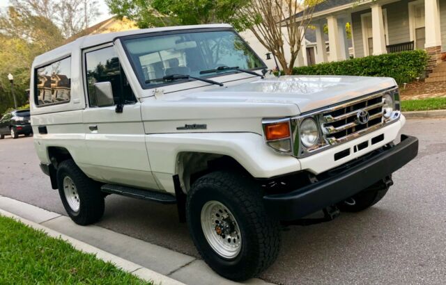 1992 White Toyota Land Cruiser SUV