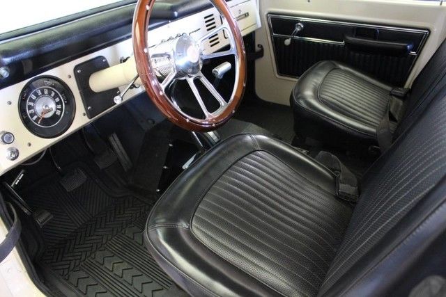 1972 White Ford Bronco SUV