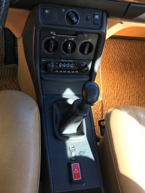 1980 Beige Mercedes-Benz 200-Series Sedan