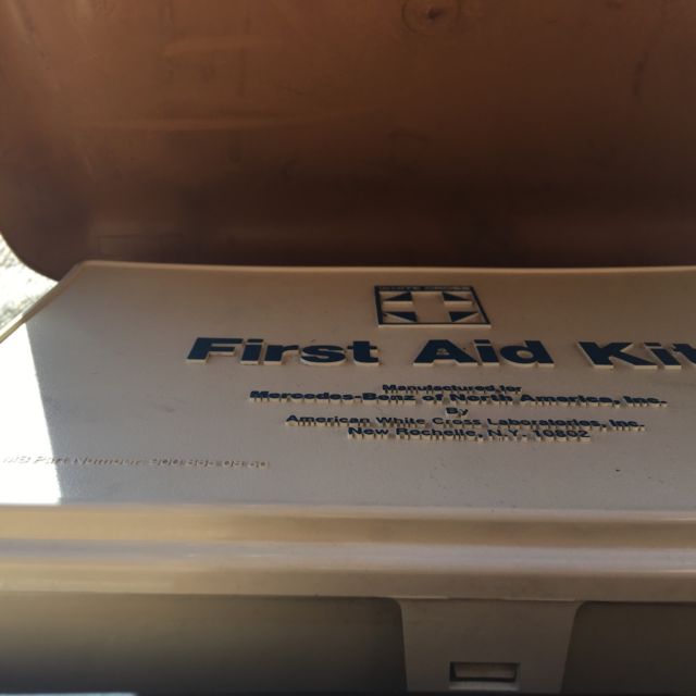 1980 Beige Mercedes-Benz 200-Series Sedan