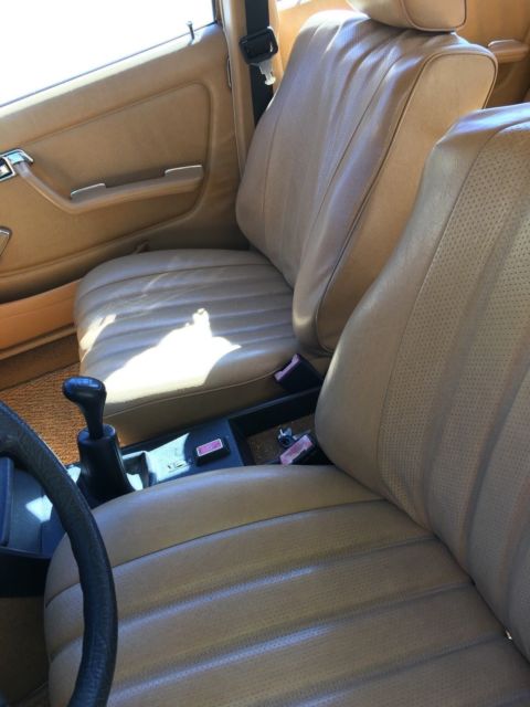 1980 Beige Mercedes-Benz 200-Series Sedan