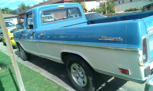 1969 Blue/white Ford F-100 Standard Cab Pickup