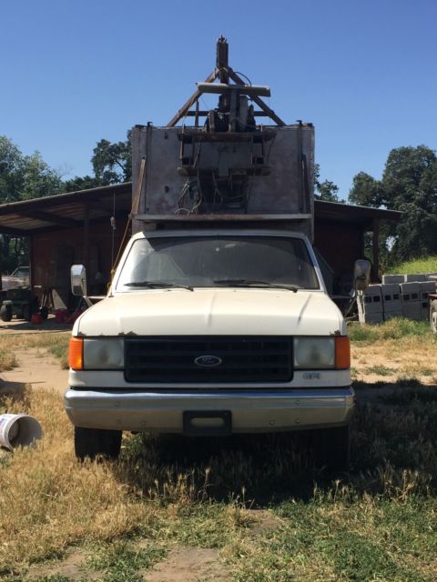 1988 White Ford F-250 Cab & Chassis