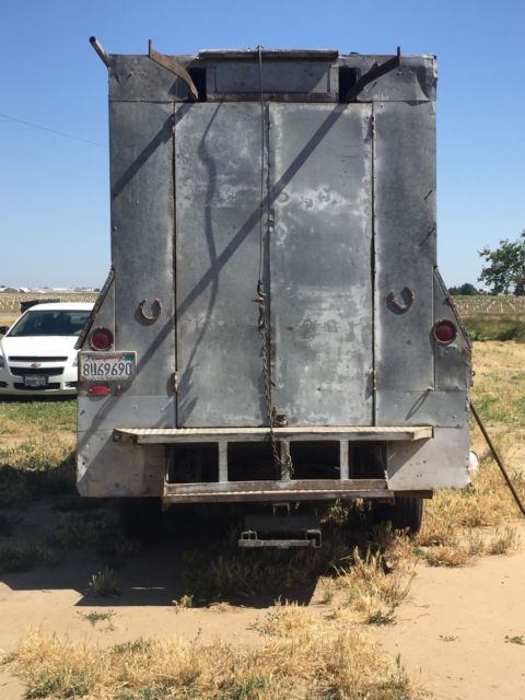 1988 White Ford F-250 Cab & Chassis