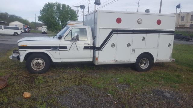 1986 White & Blue Ford F-350