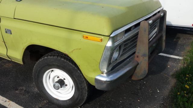 1975 Green Ford F-100 pickup