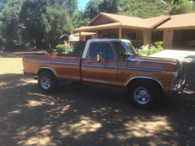 1976 Gold Ford F-250 longbed