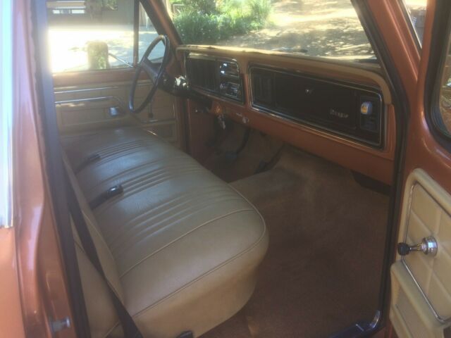 1976 Gold Ford F-250 longbed