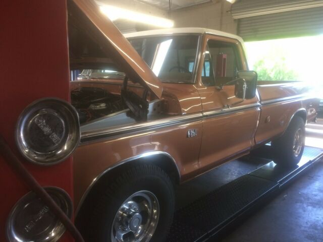 1976 Gold Ford F-250 longbed