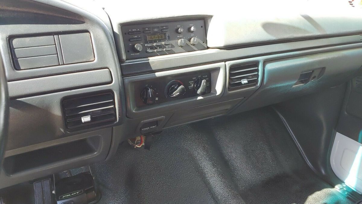 1992 White Ford F-350 Crew Cab Pickup