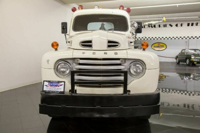 1950 White Ford F5 Tow Truck --