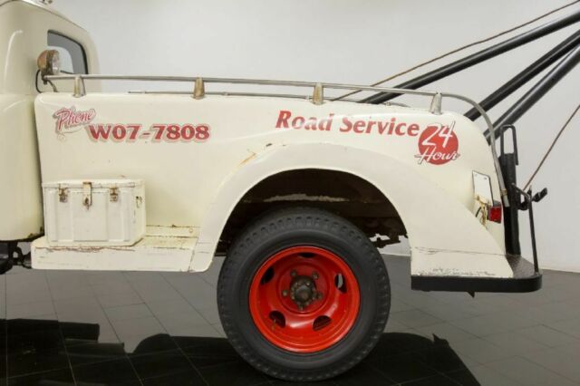 1950 White Ford F5 Tow Truck --