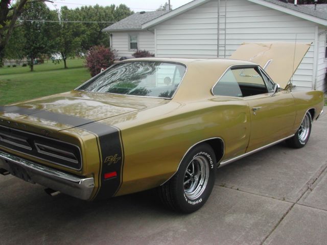 1969 Gold Dodge Coronet